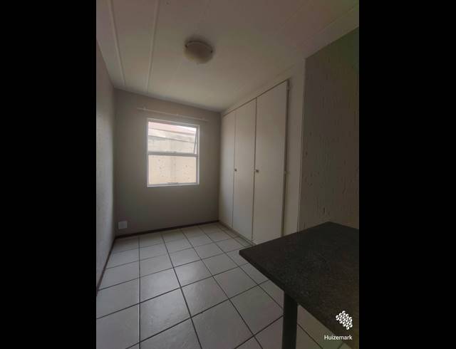 3 BEDROOM TOWNHOUSE FOR SALE IN VANDERBIJLPARK SW 5